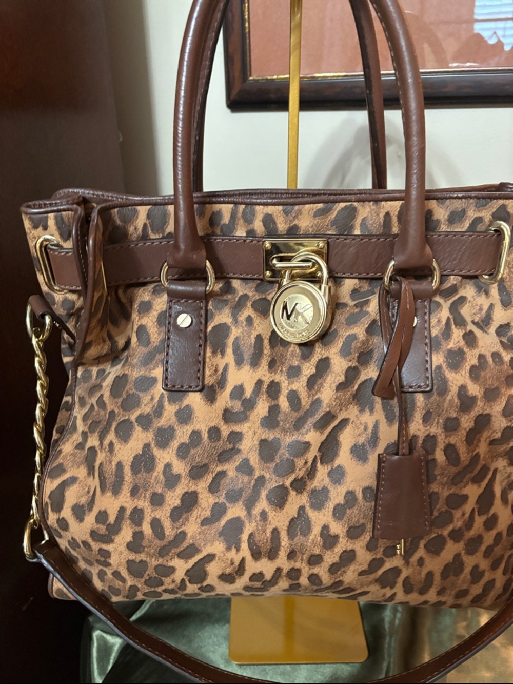 Michael Kors Large Hamilton Traveler Leopard Print Tote in Brown and Gold - Picture 2 of 13